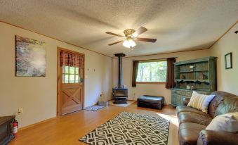 Family-Friendly Afton Cabin with Porch and Fire Pit!