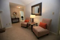 Serene 3br/2ba condo perfect for a family getaway in Greenwood with WiFi, AC