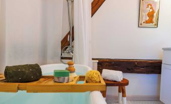 Historic Barn Retreat w/ Pool & Pond Views Longview Pond Lodge by Avantstay