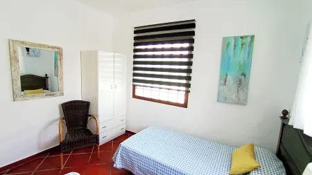 EL AULAGAR FARM Отели рядом с достопримечательностью «Mini-Camping Ardalejo / Call first - reservation only!»