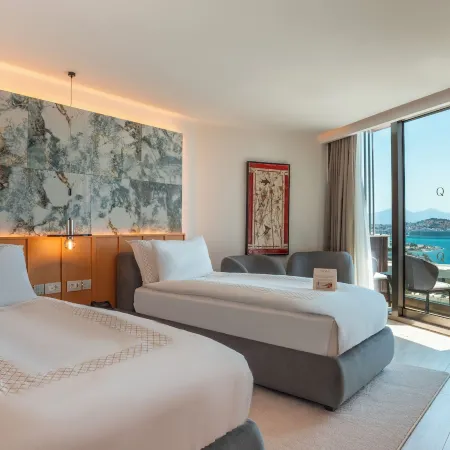 Qlusive Hotel