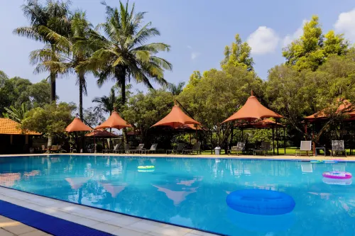 ROYAL SUITES HOTEL - parking