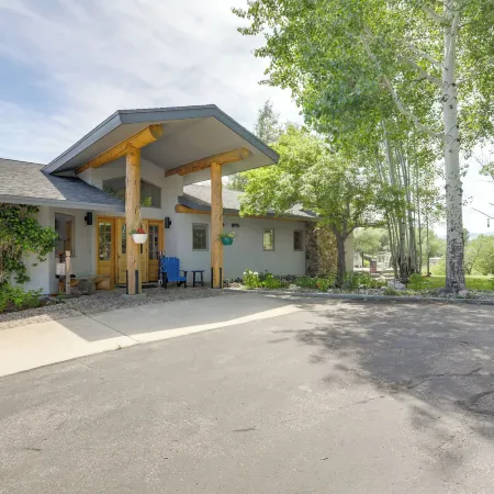 Stunning Sheridan Ranch Villa Mountain View!