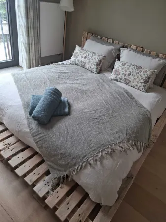 La Petite Foret Contemporary Apartment in Halle