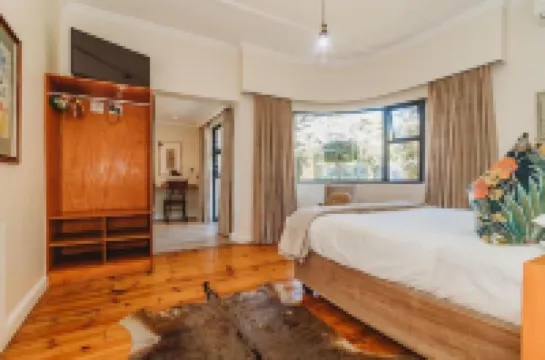 อะคอร์น เกสต์เฮาส์