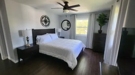 Relax in Comfort -Family / Group travel or Temporary Relocation! Отели в г. Корнуолл