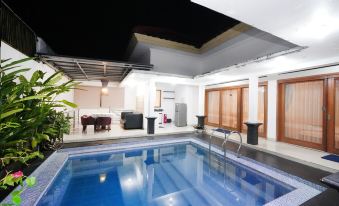 Sutan Raja Villa Kuningan