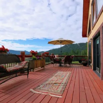 Elk Springs Ranch with grand mountain views with new frisbee disc golf course.