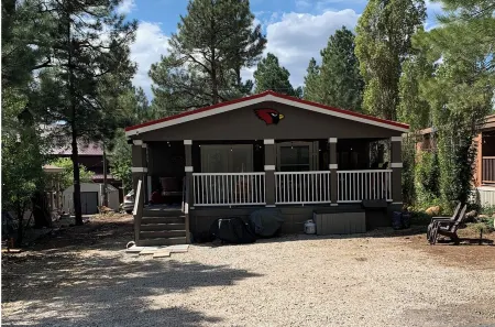 3Bd 2 Bath 1400 sq ft. Spacious Deck, Short Drive to Flagstaff STR-25-0630