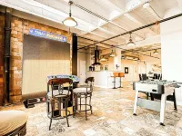 Private North Penthouse w/Arcade Games,Tanning&Redlight Beds