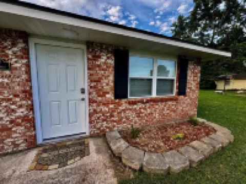 Drew’s Delight - Relax in Comfort!  Modern, Fully Remodeled, No Stairs! 賴特縣酒店