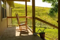 The Sheepfold: Remodeled Ranch Home,  Six Stall Horse Barn on Working Farm! - 3성급