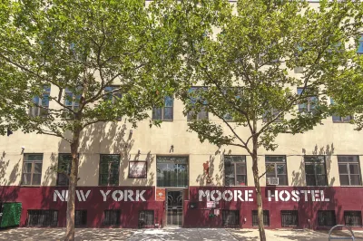 NY Moore Hostel Hotels in 