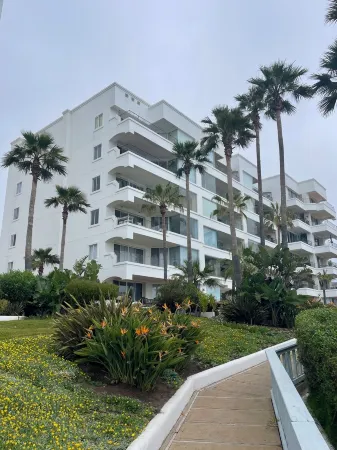 k38 Stunner! Surfer's Paradise - Incredible Views - Private Garage - Adults Only