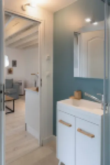 Close to everything, quiet and fully equipped F1, wifi