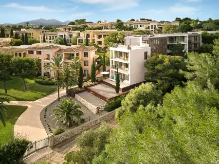 Robinson Cala Serena Отели рядом с достопримечательностью «Castillo de Santueri»