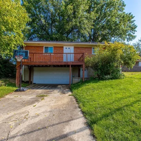4 Bed 3 bath clean , spacious all brick home , welcome families and work groups