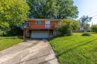 4 Bed 3 bath clean , spacious all brick home , welcome families and work groups