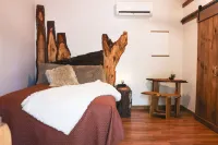 NEW &  sparkling clean  extras available dinner with horses or charcuterie wine Hotels near Trinity Presbyterian Church