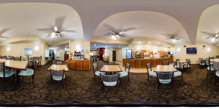 Holiday Inn Express Layton-I-15 Отели рядом с достопримечательностью «Парк Винта Сити»