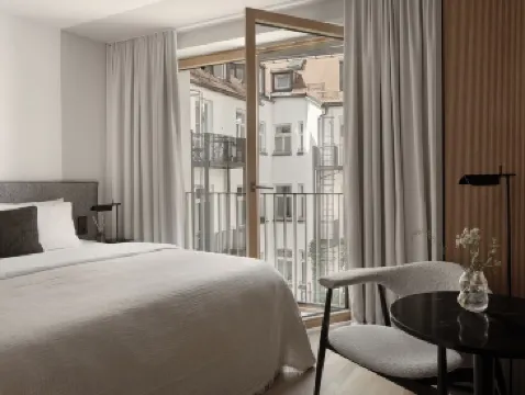 Bob W Munich Old Town