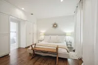 Blume Cottage-Historic 2Br Getaway, Walk to Lake Pontchartrain & Cafe's Hotels in Mandeville