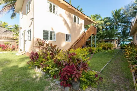 TeRito Lagoon View Villa Отели рядом с достопримечательностью «Titikaveka Beach»