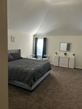 Spacious 5-bedroom house with fitness room, game room, & WiFi in Phenix City. Отели рядом с достопримечательностью «Колумбус Джорджия Конвеншен & Трейд Сентер»