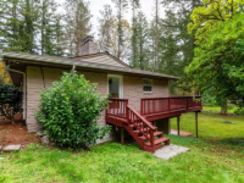 4-bedroom house with MIL suite Hotels in Sammamish