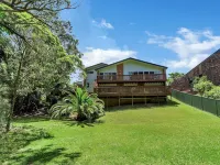 Hills Beach House فنادق في Korora