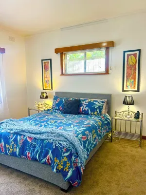Stella house Off Piper.  Spacious 4-bedroom house in charming Kyneton
