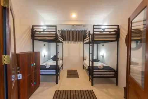 Mich's Surf Villa & Hostel - 2-Star