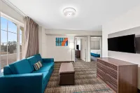 เมนสเตย์สวีทส์ เอลเชนโตร ไอ-8