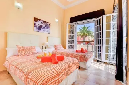 Villa Teide Sol with heated pool and air conditioning, Playa Fañabe, Costa Adeje