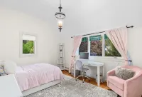 Private Tudor style 5 bedroom home in country setting.