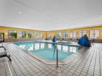 Comfort Inn & Suites Allen Park - Dearborn Hotels in Allen Park