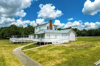 Charming 1-bedroom Pearl Cottage with WiFi in the historic Casey Jones Village