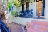 Modern terrace, top location, city views Hotels in Glebe