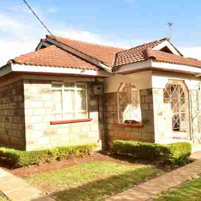 Salient Guest House Hotel Exterior
