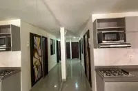 [2BR] WIFI UHS + Gourmet Kitchen+ Workspace + HotShower (BEST LOCATION) Hotels in Bello