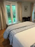 Cozy 1 bedroom with fenced in yard,  porch and association lake beach access