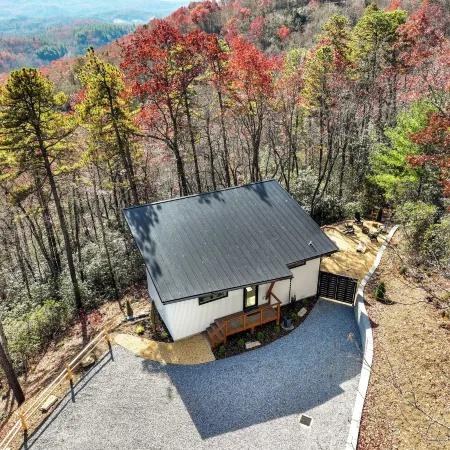Modern Mountain-View Sanctuary in Pisgah Forest