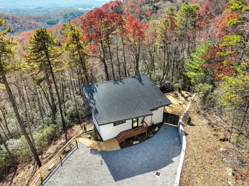 Modern Mountain-View Sanctuary in Pisgah Forest