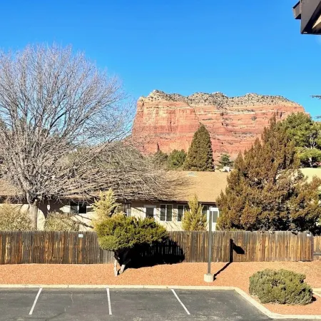 renovated 2-bedroom condo in brilliant Sedona w/ AC,WiFi, fitness, laundry room