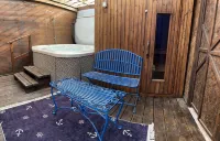 Ahuzat Shaul Seaside Honeymoon Suite Number 5 Hotels in Ezor Hadera