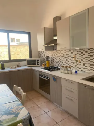 Detached cottage 200 m from the sea