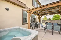 Air Racing Decor, Hot Tub: Sparks Home! - Pet friendly