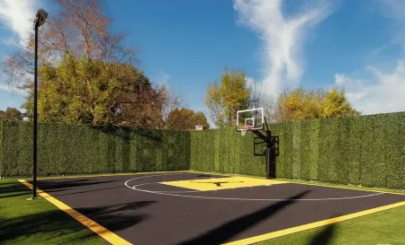 Spacious 6-bedroom house with WiFi, AC in amazing Los Angeles Отели в г. Tarzana