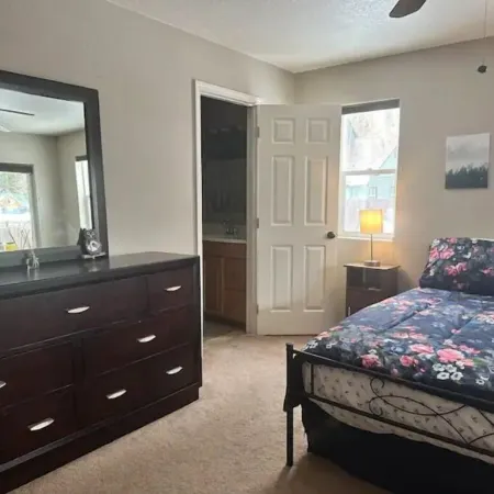 Spacious, Central Home w/ 4BR in Sandpoint, Idaho Отели в г. Сандпойнт
