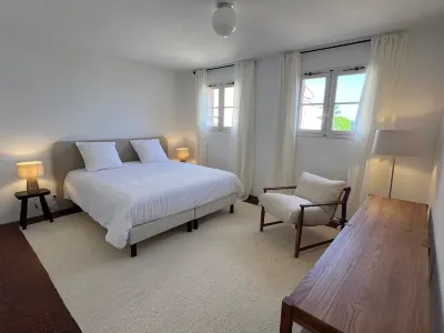 Rent house on the island of Porquerolles with exceptional location 7 sleeps Hotels near Iles D'yeres